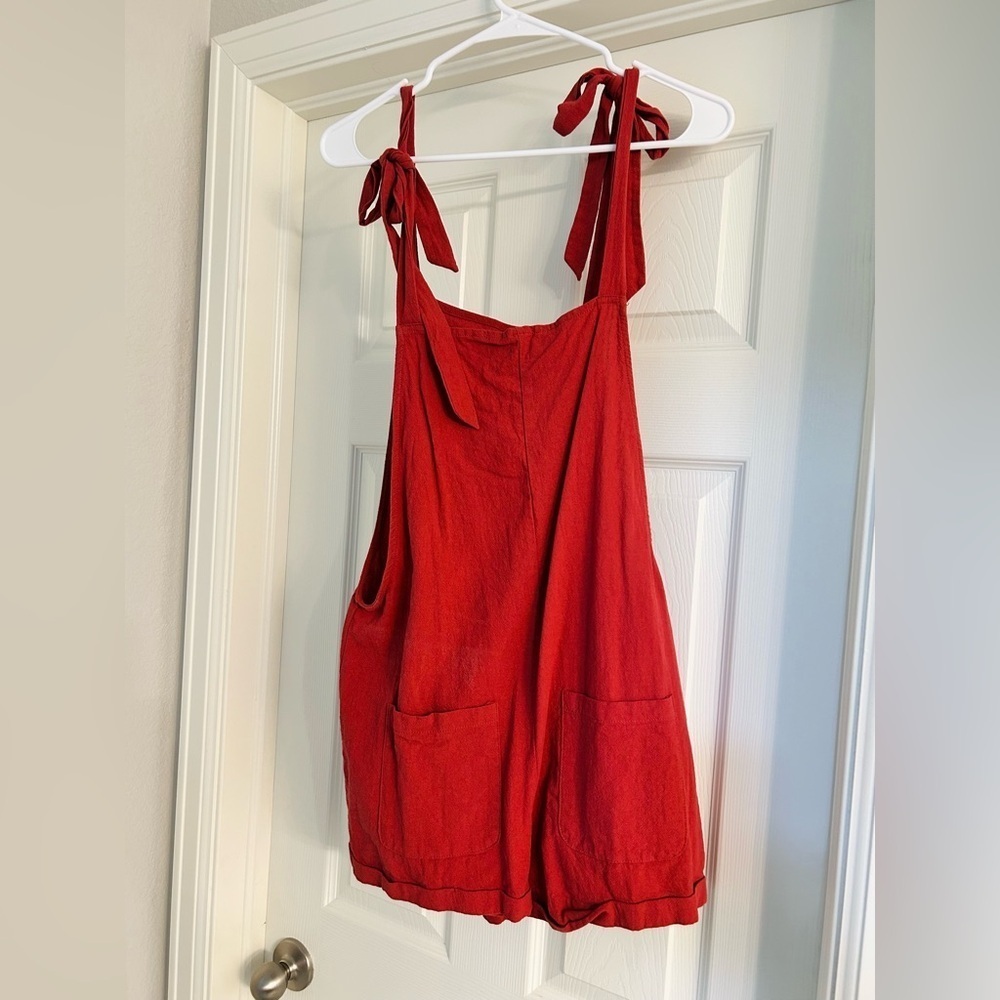 Red Pocket Overall Romper Jumpsuit Size Small - Picture 2 of 4